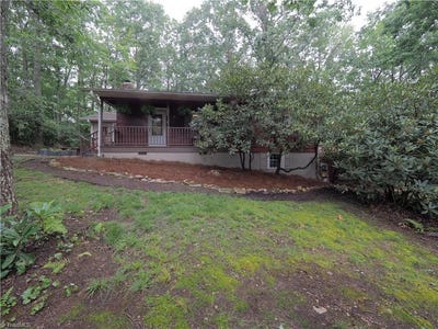 /international/us/101-chelsea-lane-glade-valley-nc-110101466010/