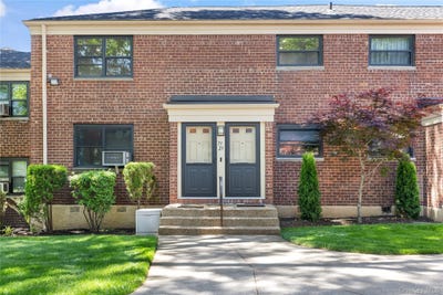 /international/us/73-23-220th-street-queens-ny-110108548345/