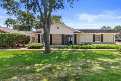 /international/us/5300-woodbridge-ln-greenfield-wi-110101115764/