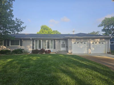/international/us/214-s-cherry-st-lindsborg-ks-110108296061/