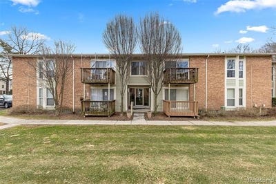 /international/us/705-randolph-street-northville-mi-110106373103/