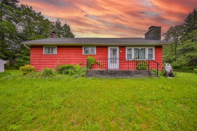 /international/us/60-maple-drive-palmerton-pa-110100372458/