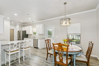 /international/us/6199-old-hickory-rd-crestview-fl-110108467226/