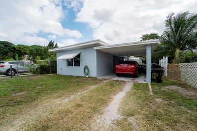 /international/us/1214-peak-road-lantana-fl-110099693951/