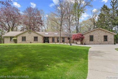 /international/us/33733-braebury-ridge-farmington-hills-mi-110107780629/