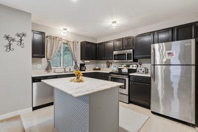 /international/us/135-vernon-street-bethel-me-110120423424/