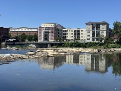 /international/us/60-winooski-falls-way-winooski-vt-110098934219/