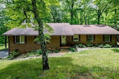 /international/us/357-kalmia-lane-boone-nc-110108347549/