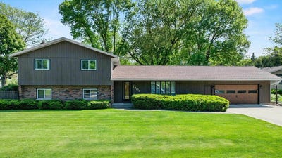 /international/us/1506-w-4th-street-marshfield-wi-110108384460/