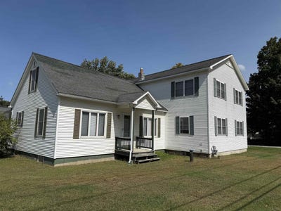 /international/us/75-decatur-street-highgate-vt-110104971146/
