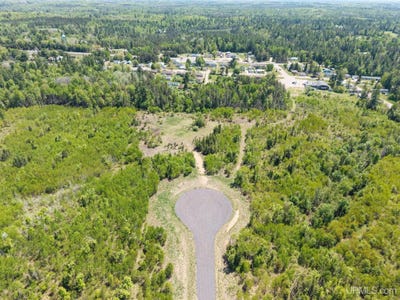 /international/us/784-legion-drive-ishpeming-mi-110108493258/