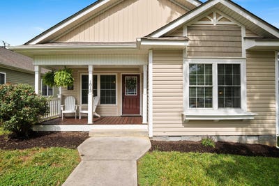 /international/us/1813-3rd-street-radford-va-110109054629/