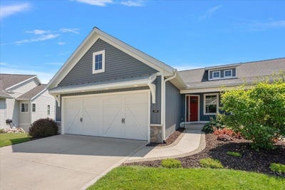 /international/us/570-riverbank-circle-zeeland-mi-110119466375/