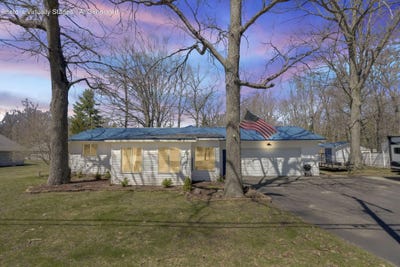 /international/us/1005-main-street-prudenville-mi-110107613934/