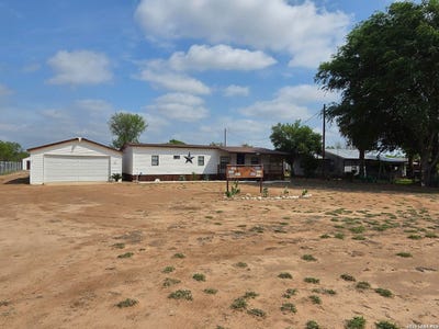 /international/us/353-duncan-st-carrizo-springs-tx-110107537950/