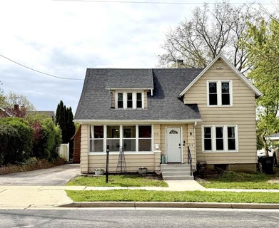 /international/us/318-n-3rd-street-fort-atkinson-wi-110107999335/