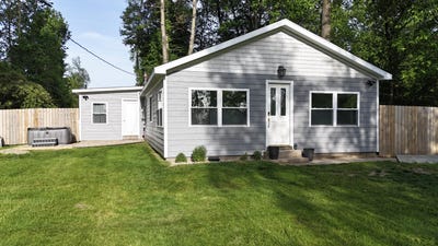 /international/us/17259-paradise-lake-road-vandalia-mi-110108255473/