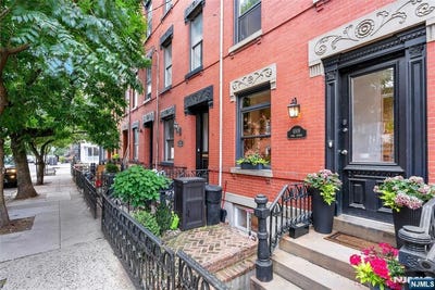 /international/us/1008-park-avenue-hoboken-nj-110108551128/