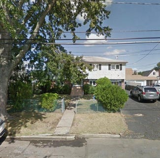 /international/us/135-bergen-court-copiague-ny-110098153677/