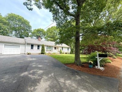 /international/us/48-bridgets-path-centerville-ma-110108798654/