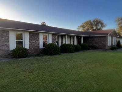 /international/us/5660-carter-drive-donalsonville-ga-110102685630/