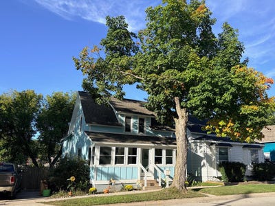 /international/us/164-monroe-street-manistee-mi-110119960601/
