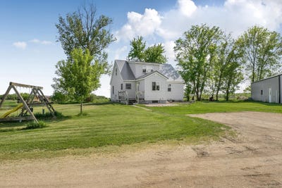 /international/us/18940-270th-street-long-prairie-mn-110108451689/