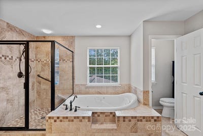/international/us/3830-waters-reach-lane-indian-trail-nc-110100121035/