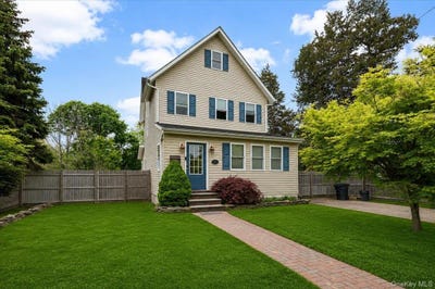 /international/us/56-sycamore-street-patchogue-ny-110108118392/