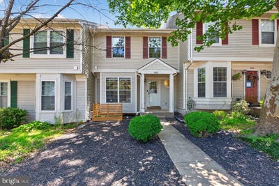 /international/us/5005-buena-vista-drive-dumfries-va-110108545642/