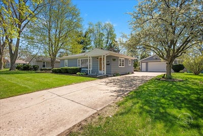 /international/us/1359-carol-place-montgomery-il-110107459292/
