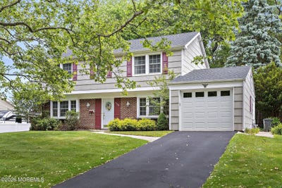 /international/us/150-idlebrook-lane-aberdeen-nj-110108300790/