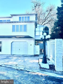 /international/us/37-hunter-s-pointe-dr-millsboro-de-110100657924/