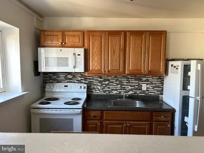 /international/us/3941-james-street-drexel-hill-pa-110108094891/