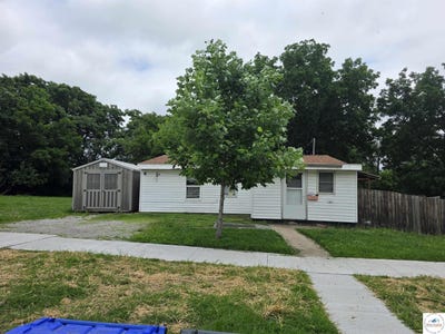 /international/us/301-e-cooper-sedalia-mo-110108586025/