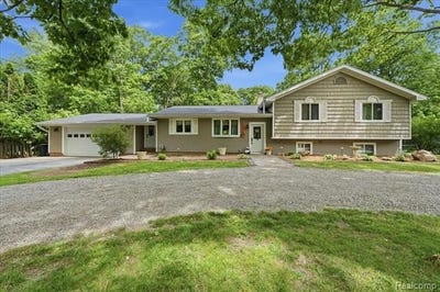 /international/us/10210-lavern-court-vienna-twp-mi-110108913554/