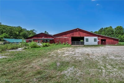 /international/us/17500-e-river-road-columbia-station-oh-110100798133/