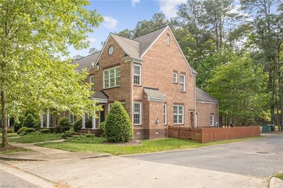 /international/us/263-herman-melville-avenue-newport-news-va-110108449133/