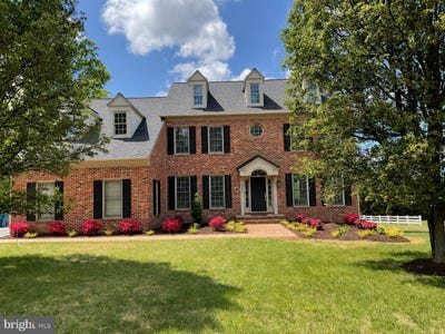 /international/us/3454-virginia-oaks-drive-oakton-va-110107872338/