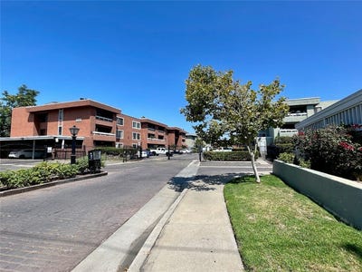 /international/us/1010-e-washington-avenue-escondido-ca-110101167987/