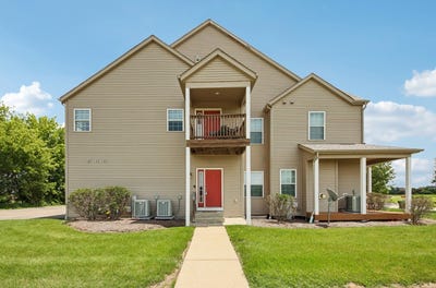 /international/us/661-stonegate-drive-sycamore-il-110108822439/