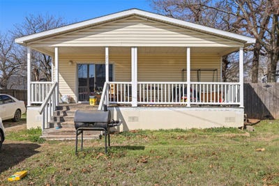 /international/us/204-s-wickham-street-alvord-tx-110104295939/