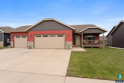 /international/us/218-creekside-ave-harrisburg-sd-110108189843/