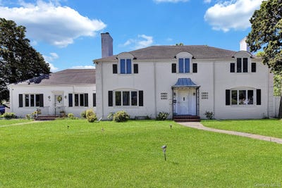 /international/us/64-e-roe-boulevard-patchogue-ny-110108538057/