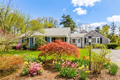 /international/us/13-robert-lane-west-harwich-ma-110107655709/