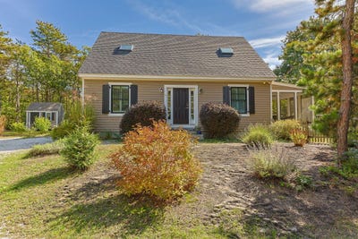 /international/us/14-n-union-field-road-truro-ma-110102678813/