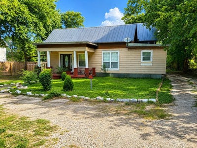 /international/us/328-w-pietzsch-st-bartlett-tx-110108738877/