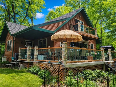 /international/us/1614-n-sugar-island-road-oconomowoc-wi-110108236257/