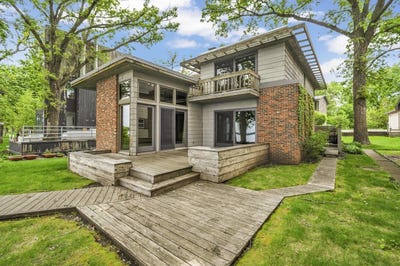 /international/us/2813-lakeshore-drive-okoboji-ia-110099820227/