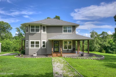 /international/us/476-pine-tree-drive-pineville-mo-110100687483/?lang=en